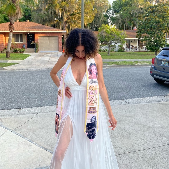 White prom/ event dress with slits, size small & worn 2 times - Picture 6 of 12